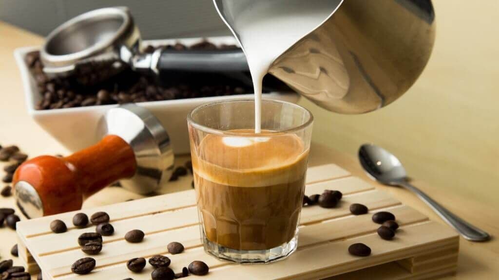 Cortado vs Latte: What is The Basic Difference Between These Two Brews?