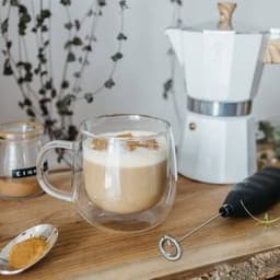 Flat White vs Latte: What Makes These