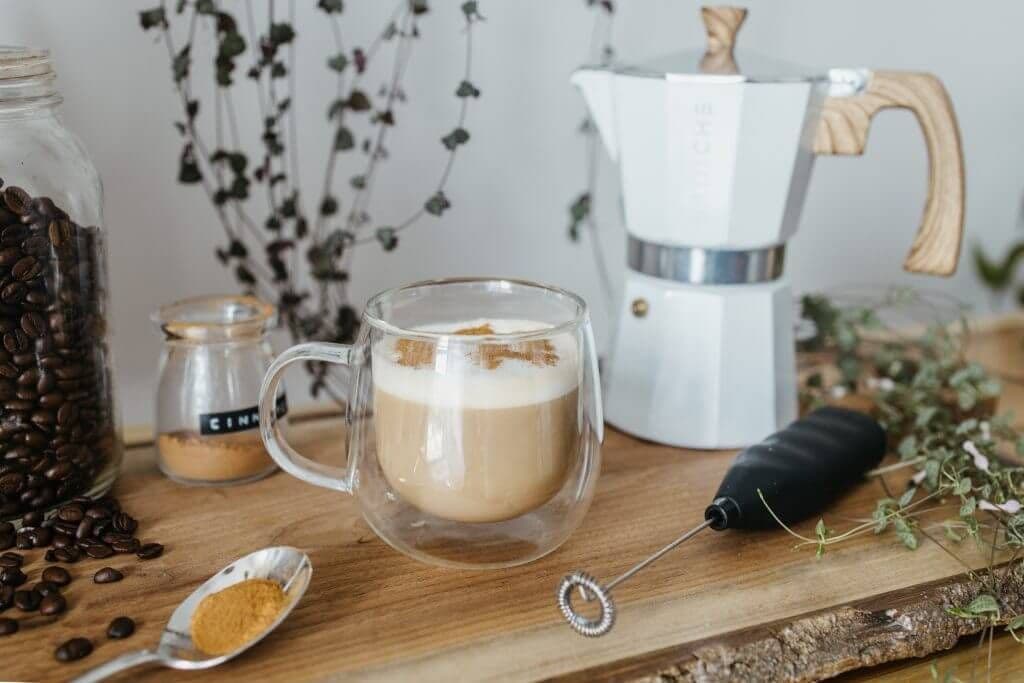 Flat White vs Latte: What Makes These