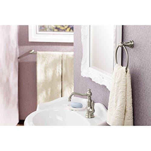 Moen S42107 Weymouth One-Handle Single Hole Traditional Bathroom Sink Faucet with Drain Assembly, Chrome