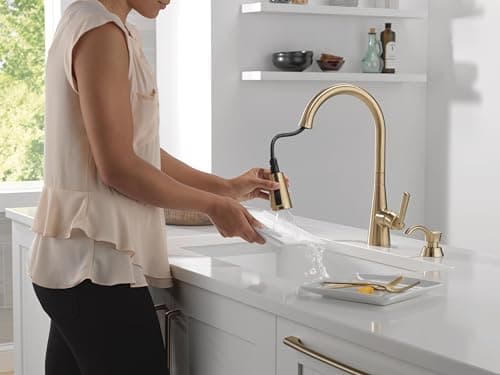 Delta Boyd Brushed Gold Kitchen Faucet with Pull Down Sprayer and Soap Dispenser, Modern Single Hole Kitchen Sink Faucet, Single Handle, Champagne Bronze 19893Z-CZSD-DST