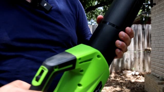 2025 Upgrade Leaf Blower, Leaf Blower Cordless with 2*2.6AH Batteries and Fast Charger, 450CFM &150MPH and 2 Speed Mode, Lightweight Electric Leaf Blowers for Lawn,Yard, Leaves, Dust,Snow Care(Green)