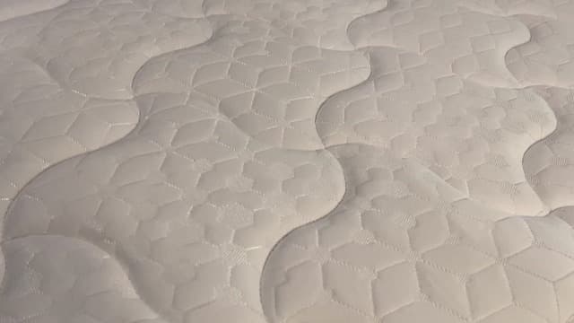 Queen Mattress, 14 Inch Plush Hybrid Mattresses with Gel Memory Foam, Fiberglass-Free Mattress in a Box, Individual Pocket Spring-Motion Isolation-Extra Edge Support, 365 Nights Trial,CertiPUR-US
