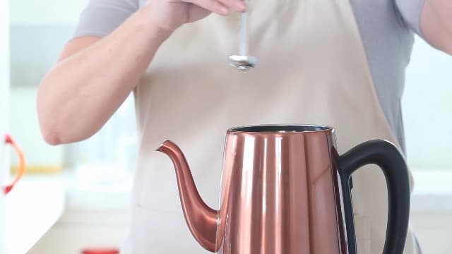 Euro Cuisine PER04 Stainless Steel Electric Coffee Percolator, 4 Cup, Polished Copper Finish, Dripless Gooseneck Spout, Clear Glass Knob, Brewing Indication, Keep-Warm Function, Detachable Cord
