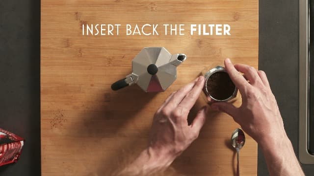 Bialetti – Moka Express Bridgerton: Iconic stovetop Espresso Maker – Official Netflix License, 6 Cups (6 oz.), Aluminum