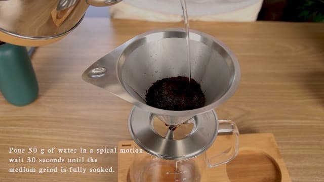 Aquach Pour Over Coffee Maker Set with Extra Large Coffee Dripper, 28 oz Glass Carafe, Stainlesss Steel Coffee Scoop and Bamboo Storage Tray, Unique Set for Home or Office