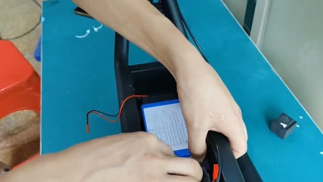 iScooter IK3/IK3Pro Electric Scooter for Kids Aged 6-12, LED Display, 3 Speeds, 3 Heights (IK3Pro), Magnetic Charging, 150W Motor, Colorful Lights