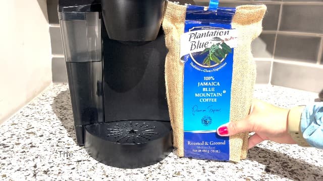 PREMIUM PLANTATION BLUE TRADITION CLASS EXPERIENCE 100% Jamaica Blue Mountain Coffee Medium Roasted and Ground (16oz)