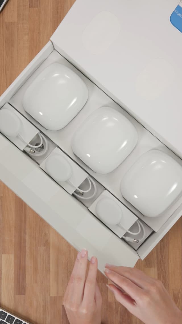 Google Nest WiFi Pro - 6E - Reliable Home Wi-Fi System with Fast Speed and Whole Home Coverage - Mesh Router - 3 Pack - Snow