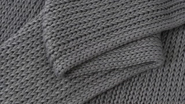 L'AGRATY Knitted Weighted Blanket - 60"x80" 15lbs Cooling Chunky Knit Heavy Blanket for Adults Braided Crochet Throw Thick Cable Yarn Knit Decorative Blanket No Beads Evenly Weighted Machine Washable