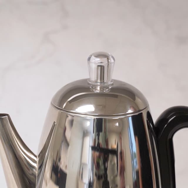 West Bend Electric Percolator Classic Style Coffee Maker with Heat Resistant Handle Base and Detachable Cord with Stainless Steel Stem and Basket, 12-Cup, Silver