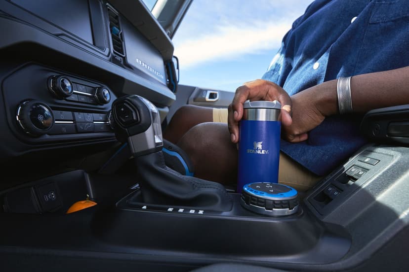 Stanley AeroLight Transit Bottle 20 oz | Locking Drink Through Lid | Leak Resistant Water Bottle or Coffee Travel Mug | Lightweight Insulated Stainless Steel | BPA-Free | Navy