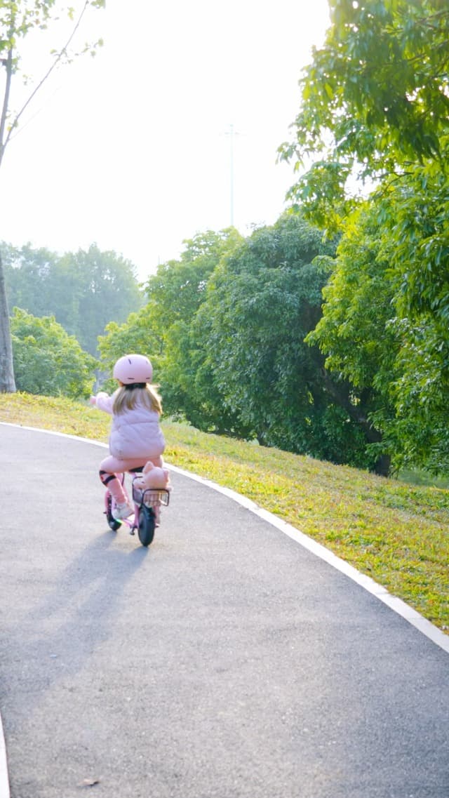 Hiboy Q2 Lite Electric Scooter with Seat for Kids Ages 4-10 - UL Certified, Up to 9.3 MPH with 100W Motor, 3-Speed Adjustable, Rear Basket, LED Neon/Brake Lights, LCD Display