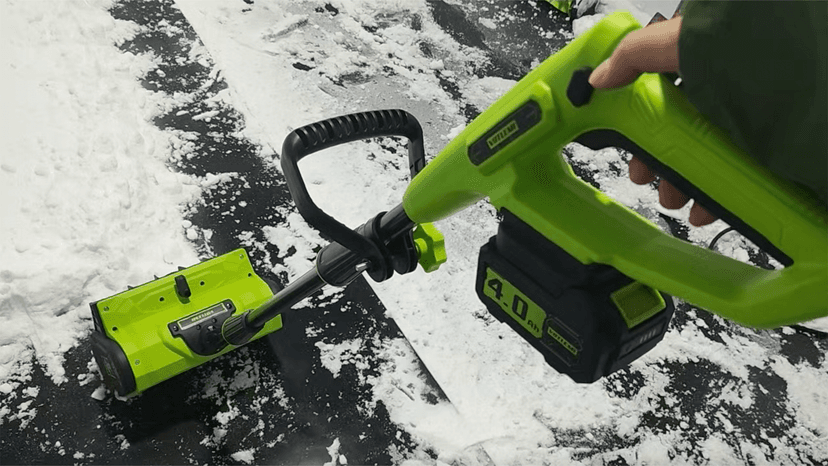 40V 13 inch Cordless Snow Blower, 4.0Ah Snow Blower Battery Powered with Directional Plate, Brushless Electric Snow Shovel for Pathway, Patio, Deck, Driveway, Green