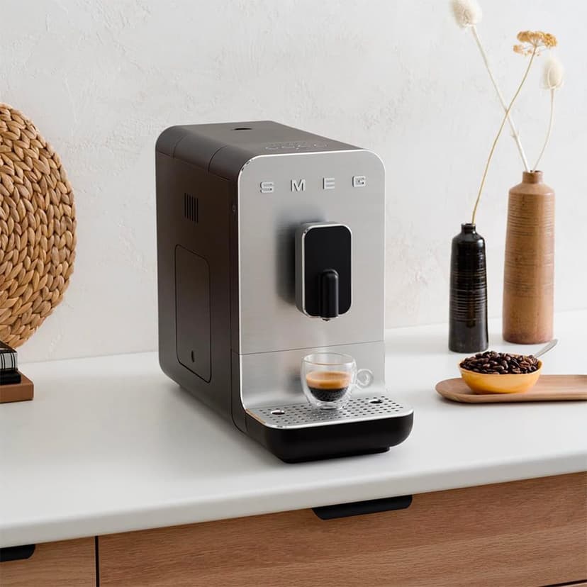 Smeg NEW BCC11BLMUS Fully Automatic Espresso Machine,3 preset buttons for Espresso Cappuccino and Coffee Adjustable Grinder for Whole Beans (Matte Black)