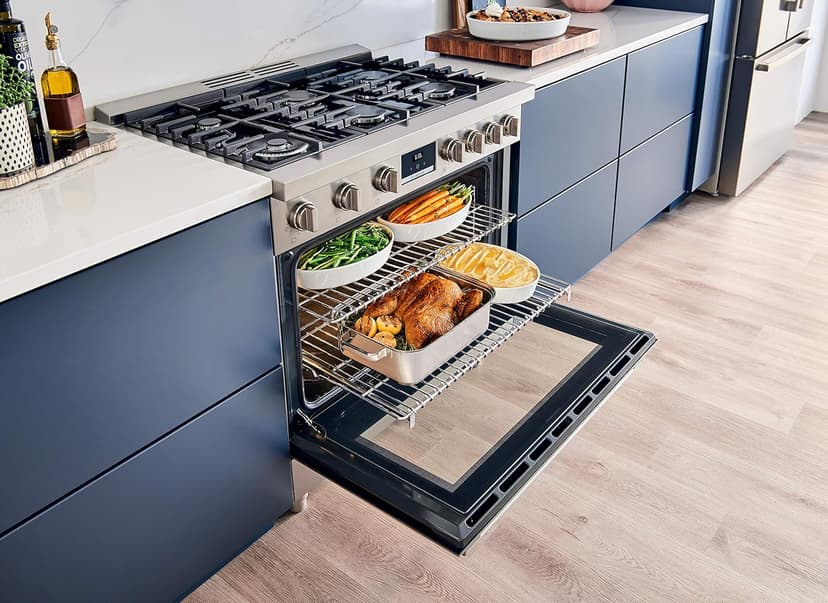 Bosch 800 Series 36 in. 3.5 cu. ft. Industrial Style Gas Range with 6-Burners in Stainless Steel HGS8655UC