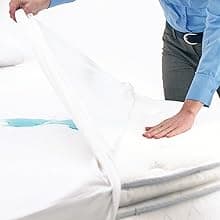 SafeRest Waterproof King Size Mattress Protector - Fitted with Stretchable Pockets - Machine Washable Cotton Mattress Cover for Bed