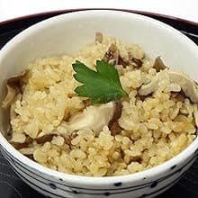 Tiger JBV-A10U 5.5-Cup (Uncooked) Micom Rice Cooker and Warmer with Tacook Food Steamer Cooking Tray Technology, White