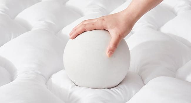 Decroom 3 Inch Memory Foam Mattress Topper Queen Size for Back Pain Relief, Thicked Down Alternative-Lined Mattress Pad,Filled with Breathable & Soft Memory Foam Pillow Top, 80x60x3 Inch