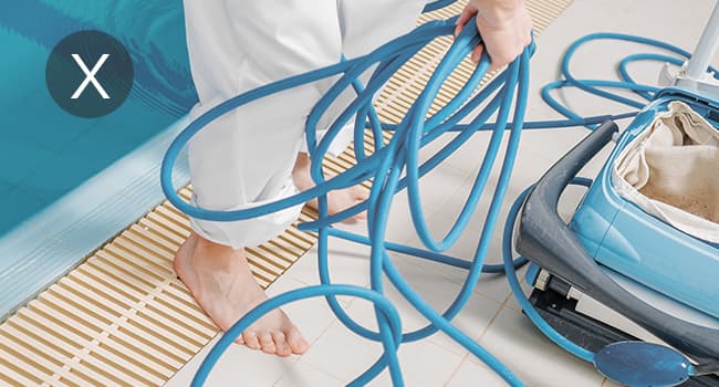 AIPER Cordless Robotic Pool Vacuum, Self-Parking Technology, Portable, Ideal for Above-Ground Flat Pool up to 40 Feet