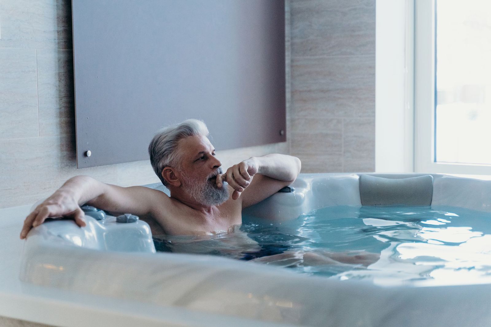Best Bathtubs for Seniors: What Actually Matters Before You Buy in 2026