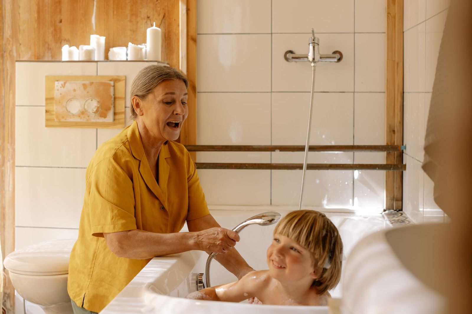 Best Bathtubs for Elderly: A Buying Guide for 2026