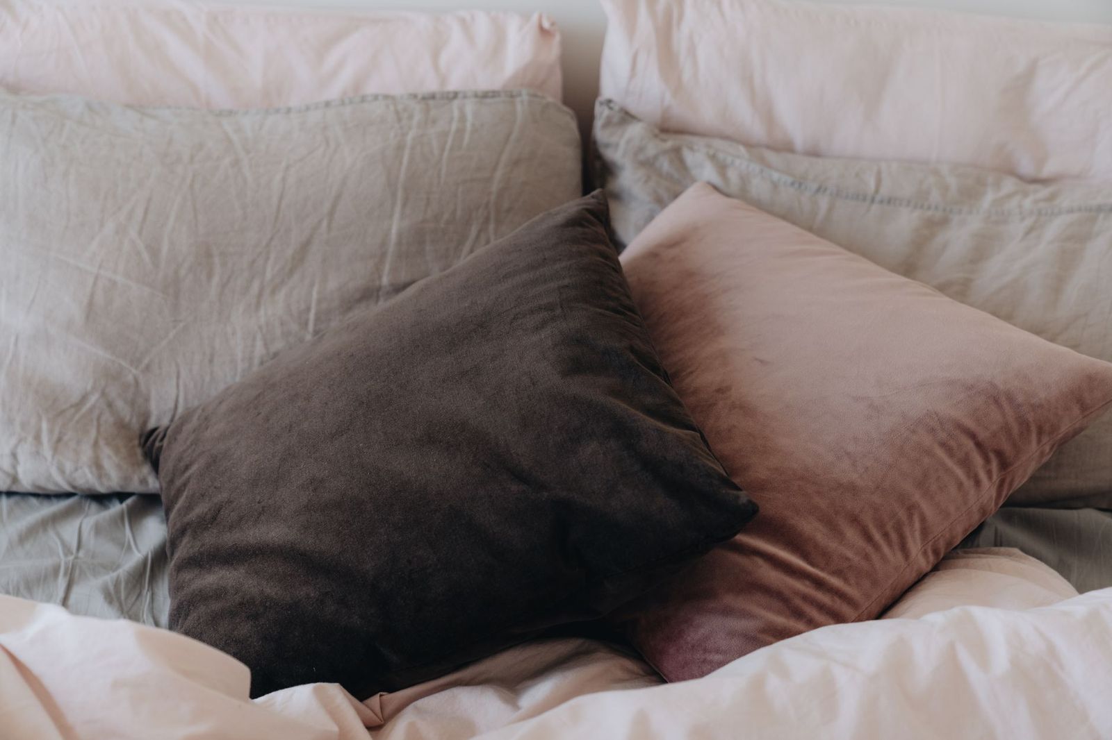 Best Bedroom Pillows 2026: What Actually Matters Before You Buy